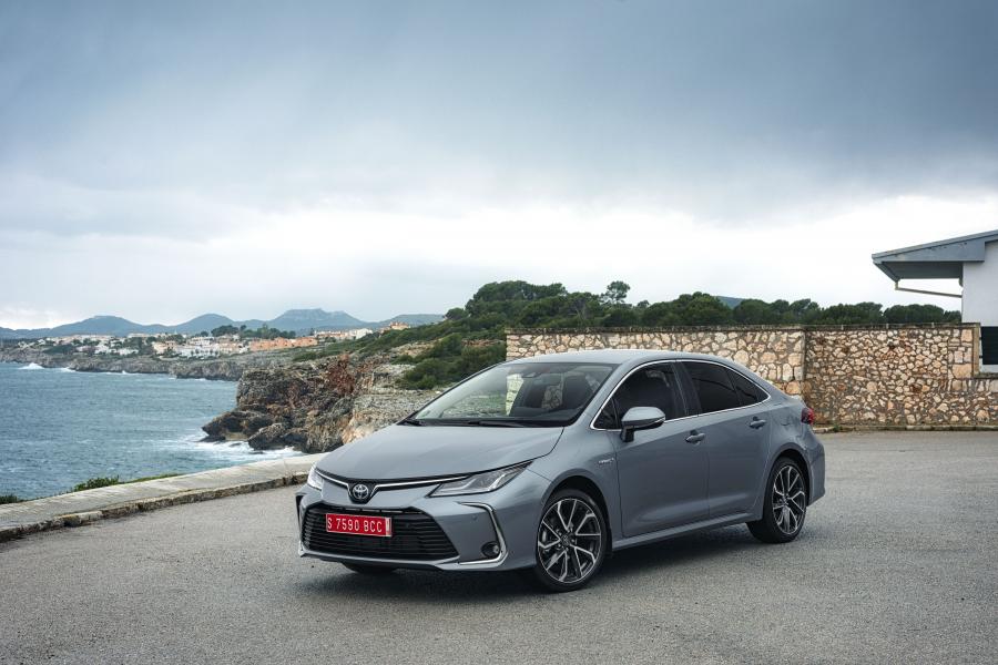  Toyota Corolla Hybrid Sedan 2019 года  (WW) (фото 25 из 25)